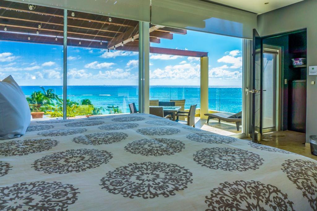 The Elements Oceanfront & Beachside Condo Hotel Плая-дель-Кармен Экстерьер фото
