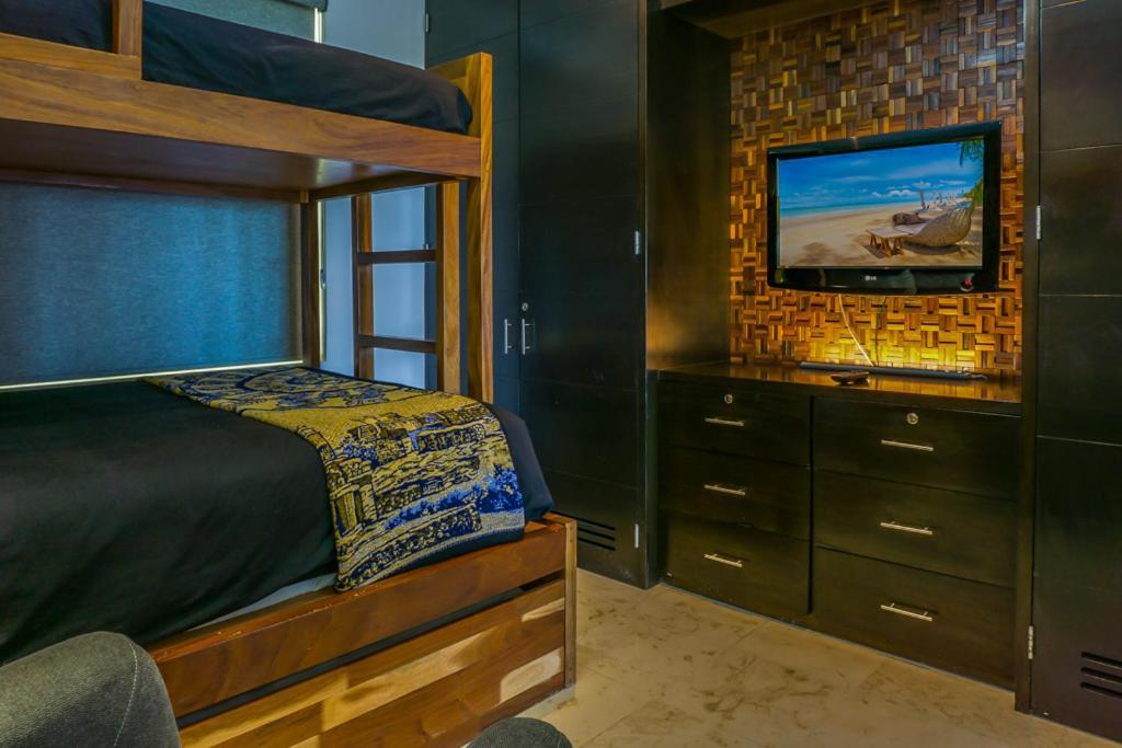 The Elements Oceanfront & Beachside Condo Hotel Плая-дель-Кармен Экстерьер фото
