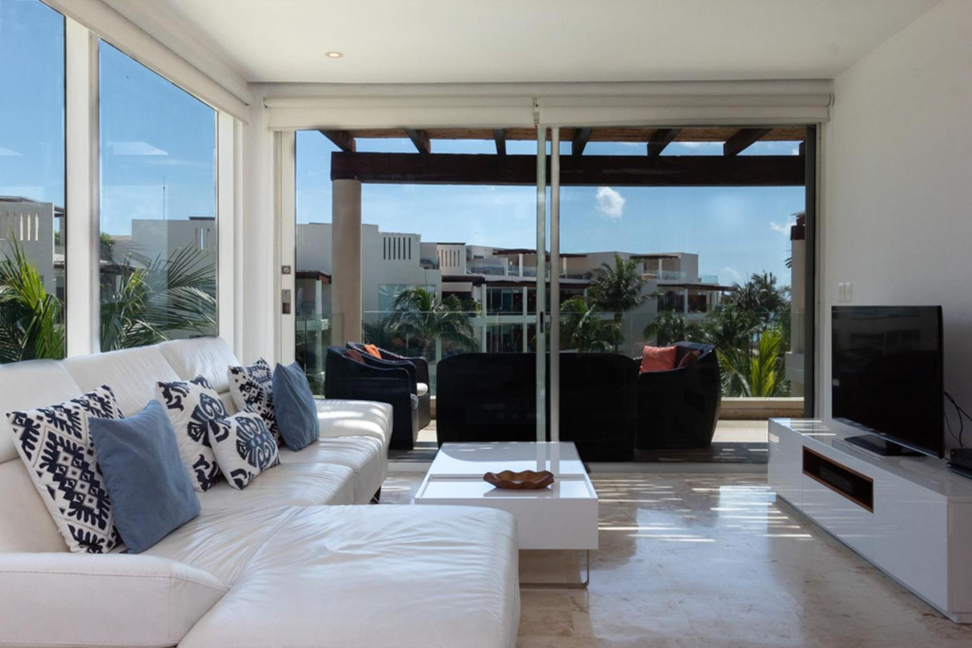 The Elements Oceanfront & Beachside Condo Hotel Плая-дель-Кармен Экстерьер фото