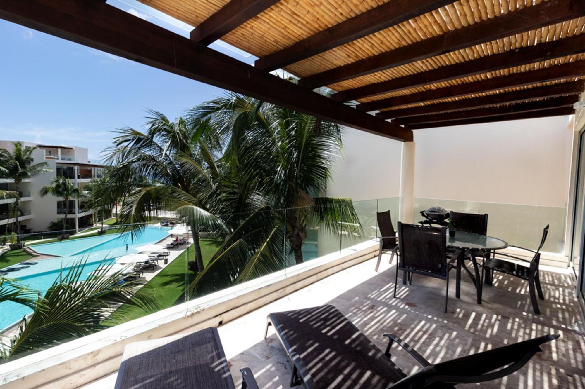 The Elements Oceanfront & Beachside Condo Hotel Плая-дель-Кармен Экстерьер фото