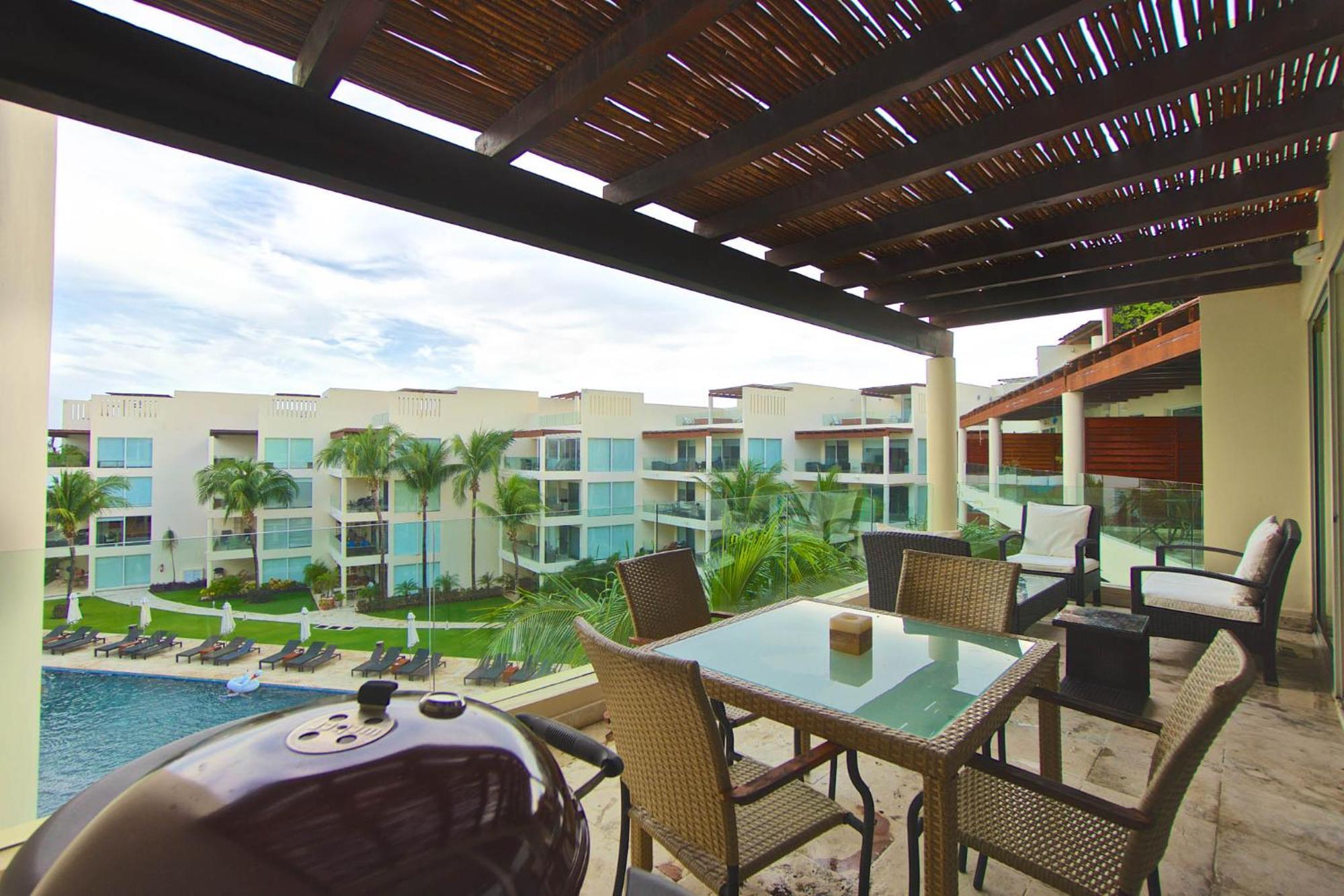 The Elements Oceanfront & Beachside Condo Hotel Плая-дель-Кармен Экстерьер фото