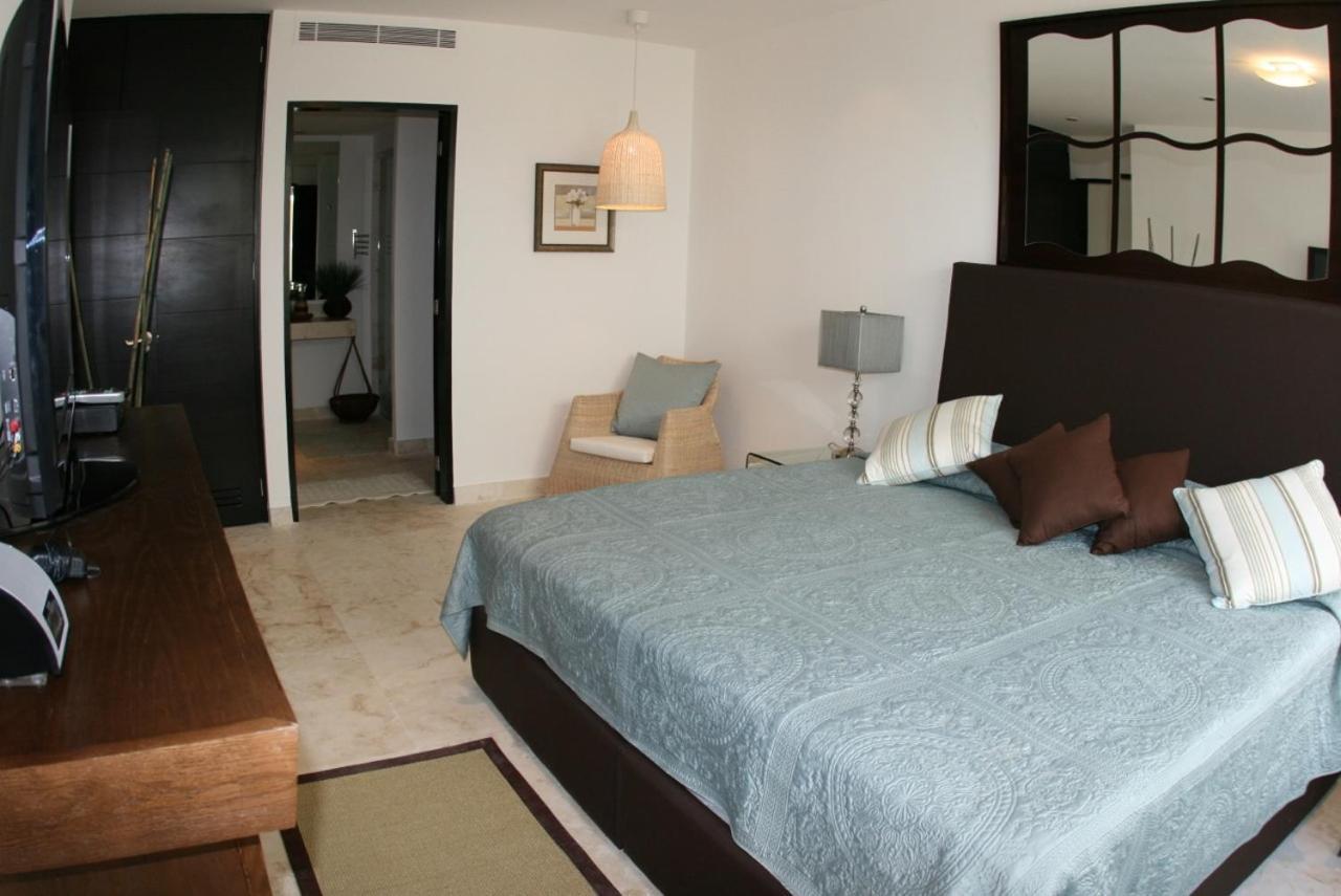 The Elements Oceanfront & Beachside Condo Hotel Плая-дель-Кармен Экстерьер фото